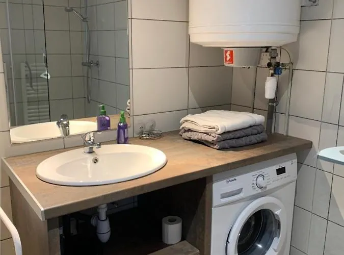 Elise Plein Centre *