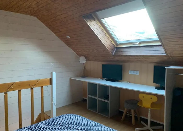 Elise Plein Centre *